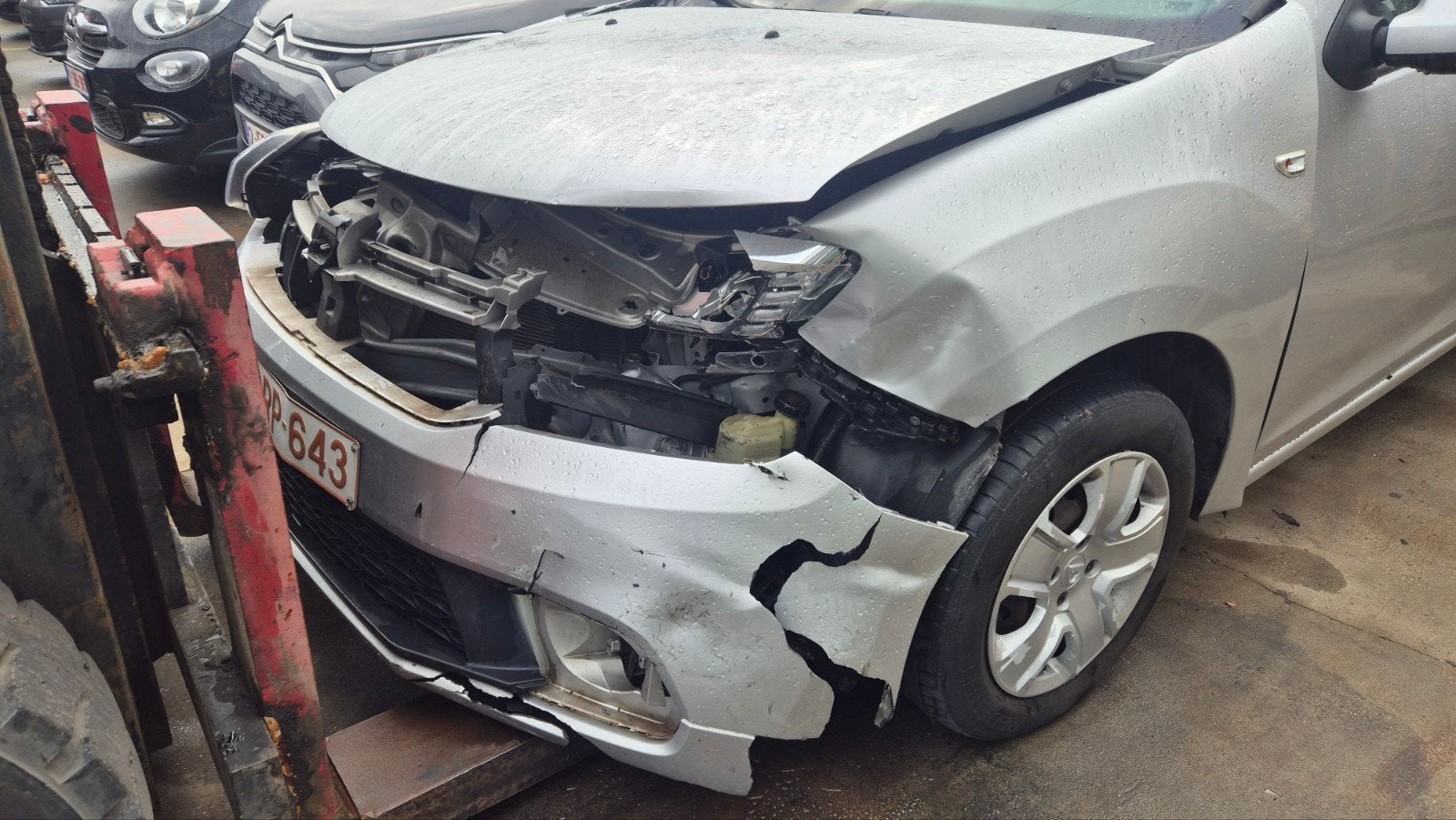 ongevalwagen Dacia Logan automaat, Auto diversen, 900 cc, Benzine, Ophalen, Dacia