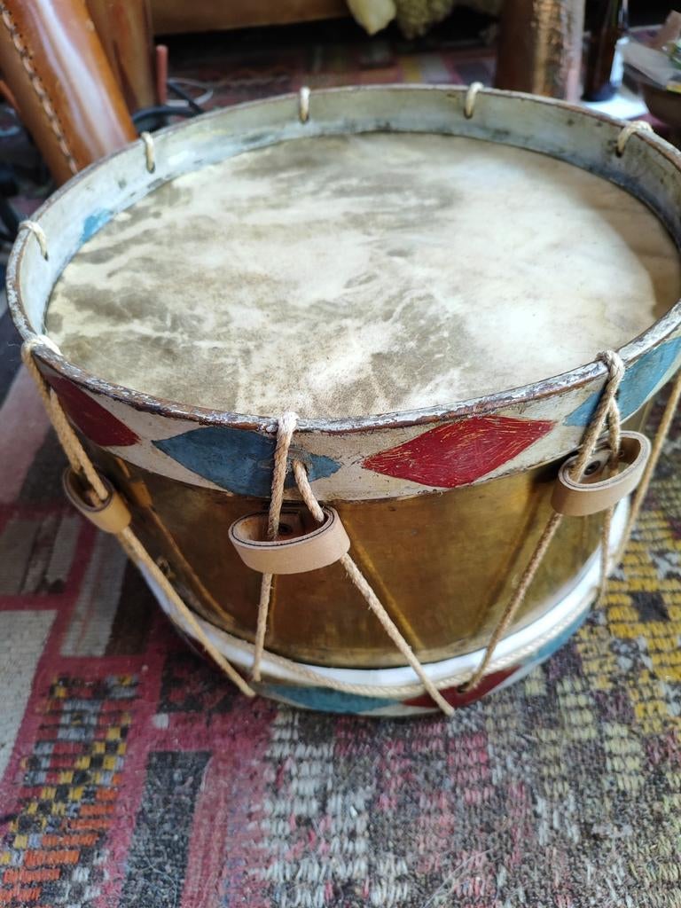 Antieke snaardrum, gerestaureerd!, Enlèvement