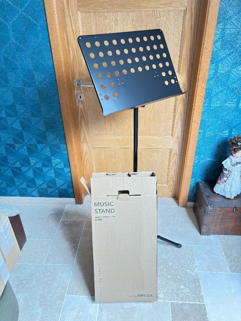 Pupitre pour partition ou autre, Musique & Instruments, Pieds, Enlèvement, Comme neuf, Pied, Autres instruments