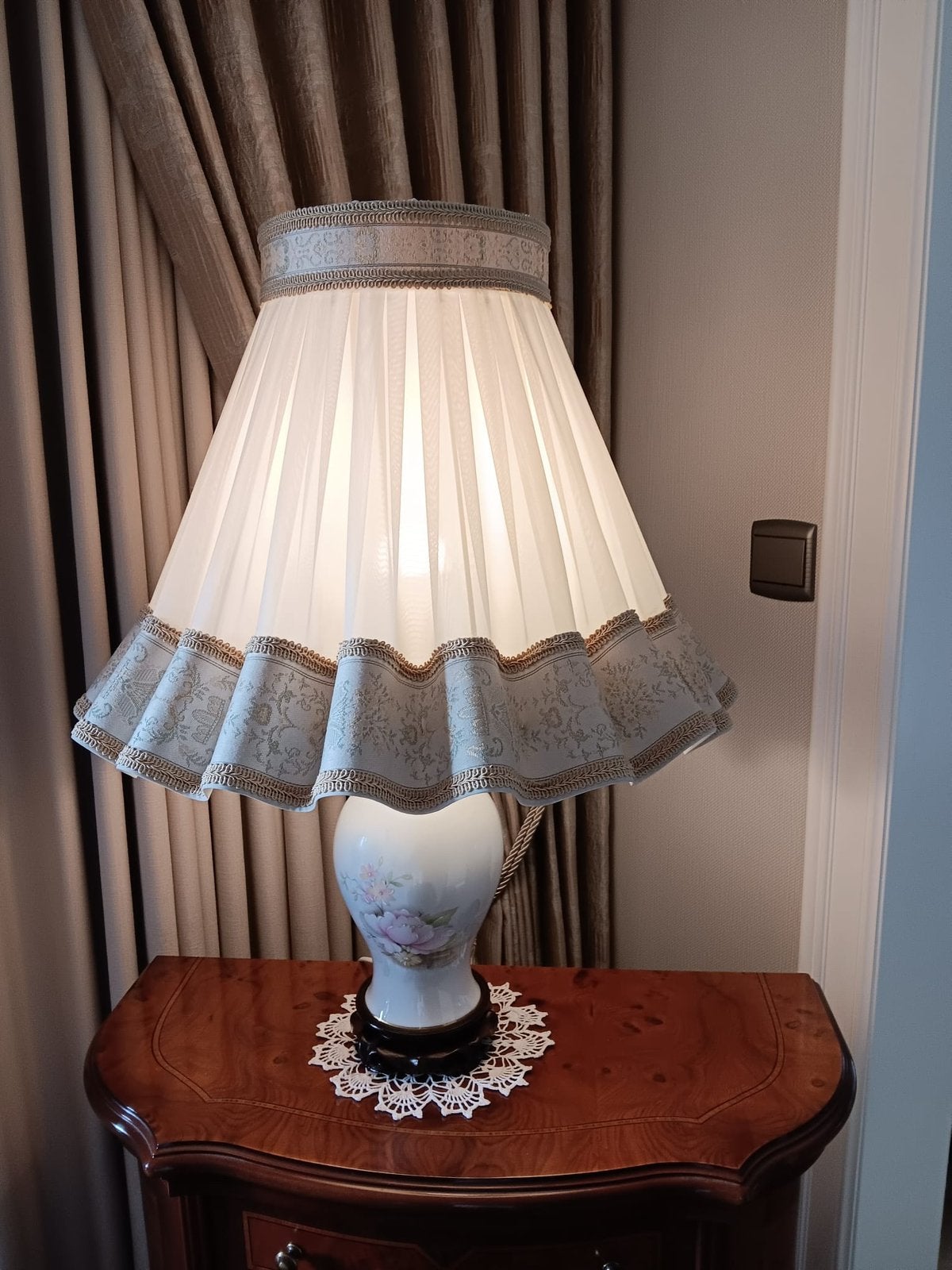 Lampe de table Limoges, Maison & Meubles, Lampes | Lampes de table, Enlèvement ou Envoi, Comme neuf, Lampe d'appoint