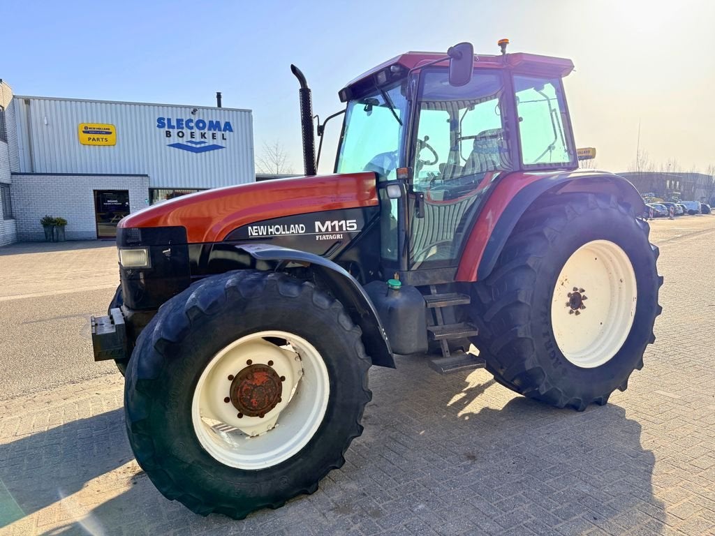 New Holland M100 Dual Command, Utilisé, 80 à 120 ch, New Holland, Plus de 10 000