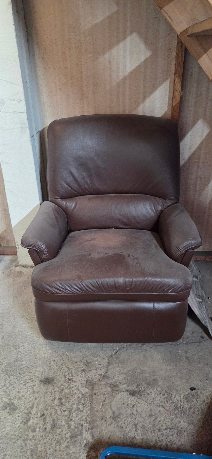 Fauteuil relax électrique marron, Maison & Meubles, Fauteuils, Utilisé, Cuir, 50 à 75 cm, Moins de 75 cm, Enlèvement