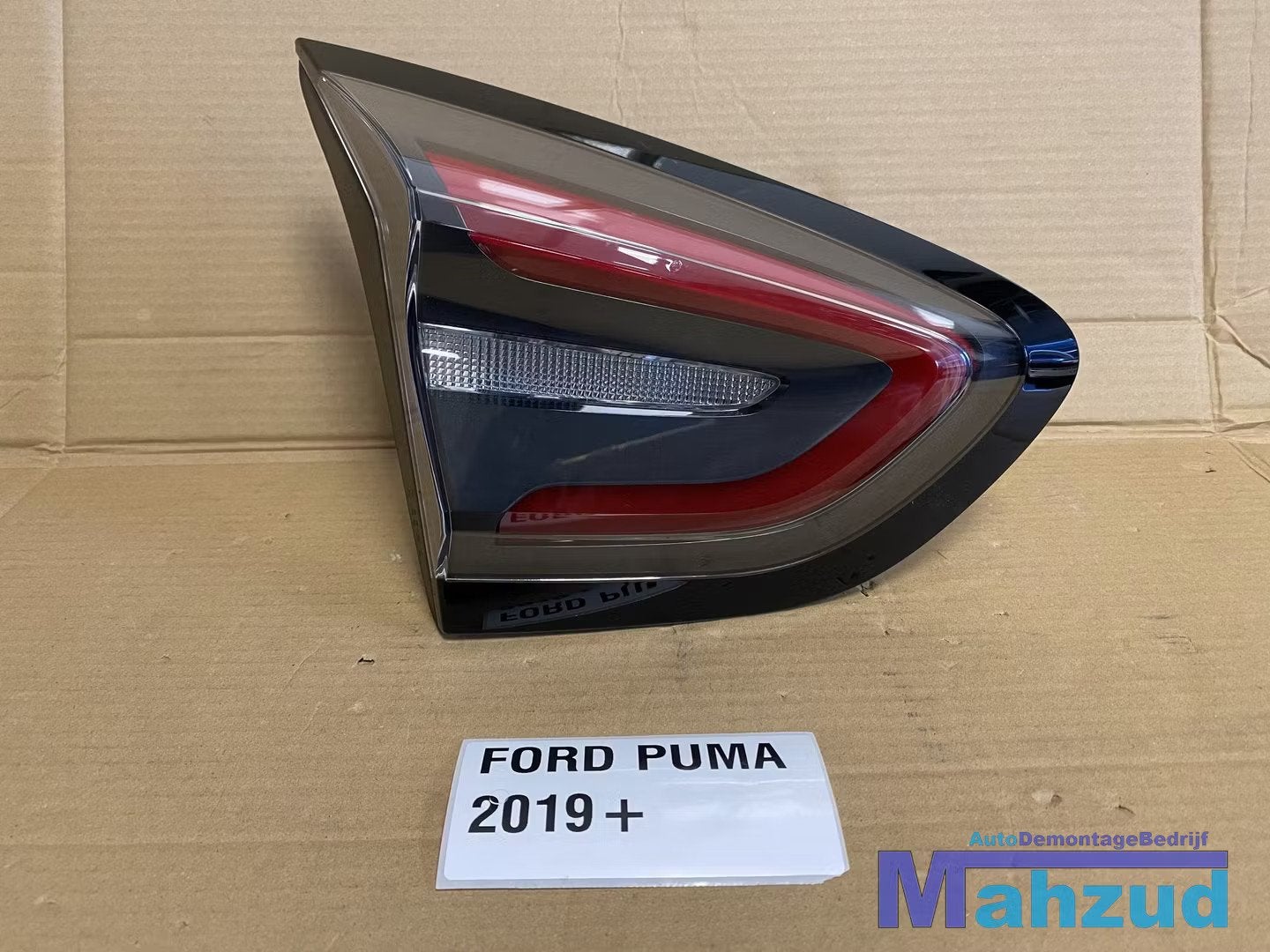 FORD PUMA Links binnen achterlicht 2019+, Info@ford.com, Ford Motor Company, American Road 1
48126  Dearborn, Ford