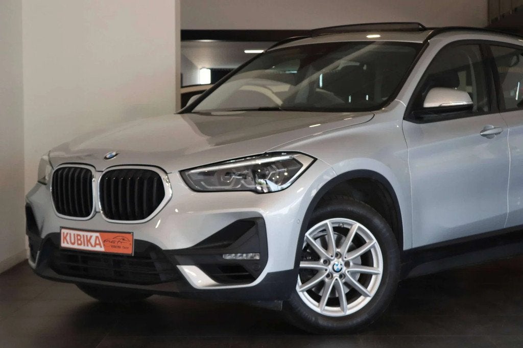 BMW X1 1.5iA sDrive18 OPF Navi Pano ACC Momory Garantie*, Autos, Argent ou Gris, Achat, Euro 6, Entreprise