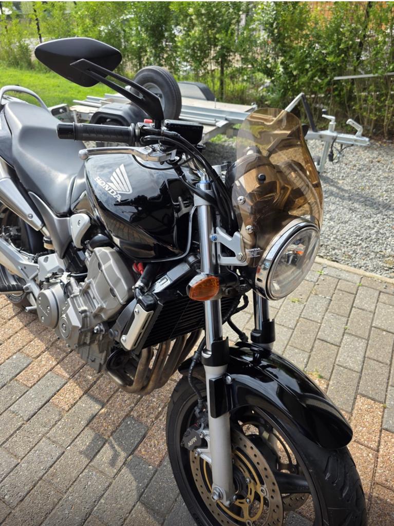 Honda Hornet cb900f, Bedrijf