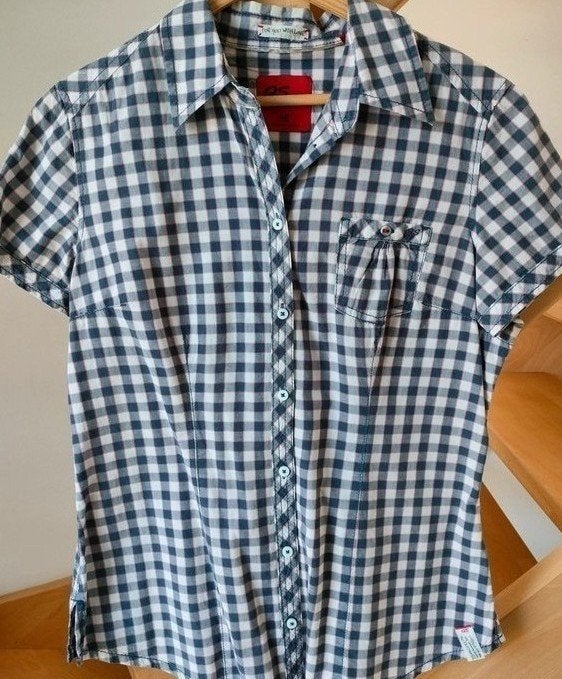 Mooie blouse s.Oliver maat: 36. Blauw/roze/wit drukknopen, Kleding | Dames, Blouses en Tunieken, Blauw, S. Oliver, Ophalen of Verzenden