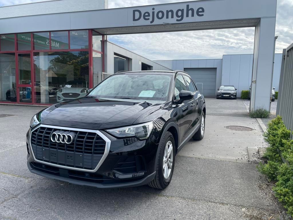 Audi Q3 benzine, Auto's, Voorwielaandrijving, Stof, 1498 cc, Zwart