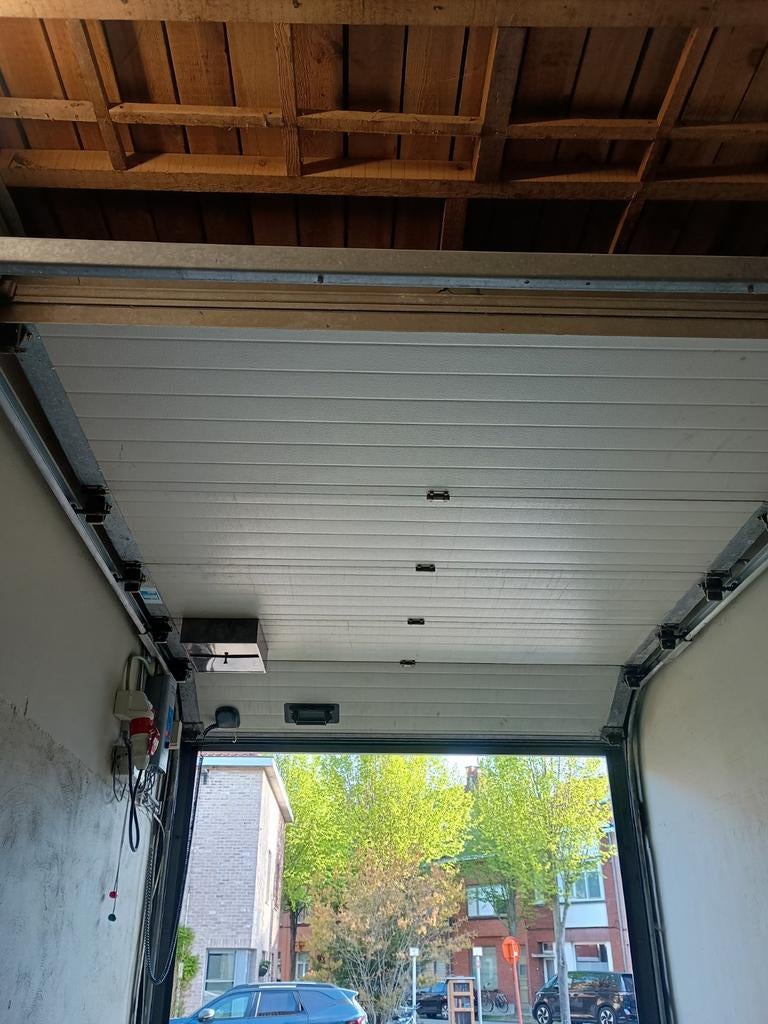 Crawford - Portail sectionnel Assa Abloy + système de comman, Enlèvement