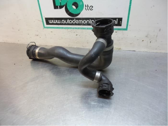 Tuyau (divers) d'un BMW 5-Serie (5-Serie 02-), -, 3 mois de garantie, Utilisé, -