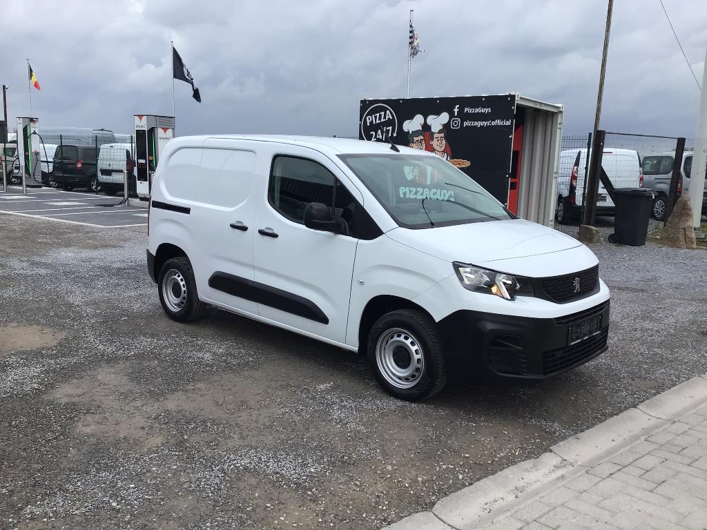 peugeot partner 100pk 2023 34000km 3plaatsen 13950e ex, Stof, 4 cilinders, Wit, Bedrijf