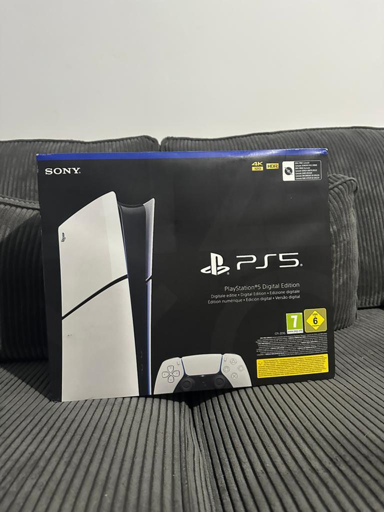 PS5 Slim Digital SPLINTERNIEUW, Games en Spelcomputers, Spelcomputers | Sony PlayStation 5, Zo goed als nieuw, Playstation 5 Digital