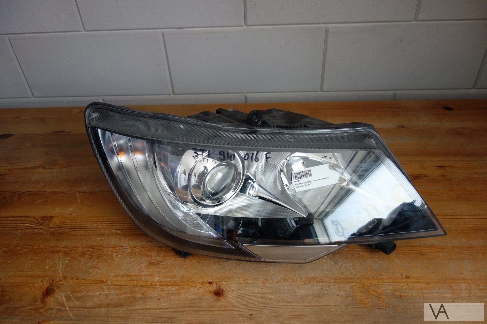 Koplamp rechts Skoda Superb 2012-2015 3t1941016F halogeen, Gebruikt, -, -, Ophalen of Verzenden