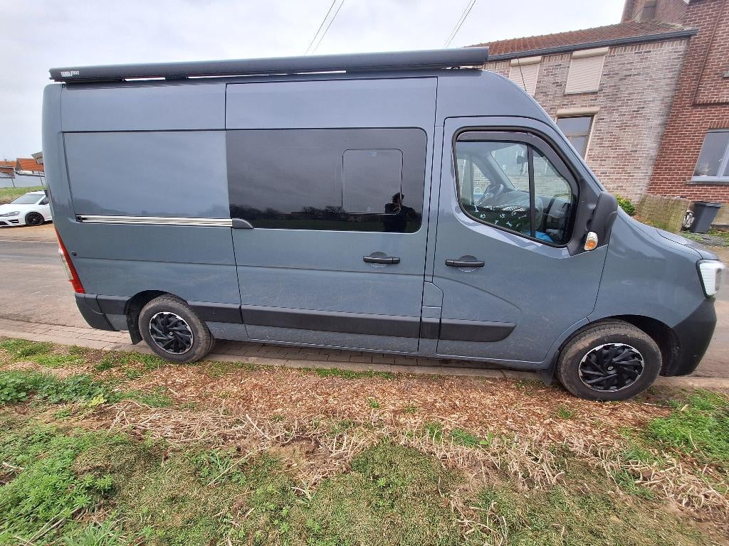 Renault Master zelfbouw camper  < 27800 kms!, Buscamper of Camperbus, Tot en met 2, Handgeschakeld, Particulier