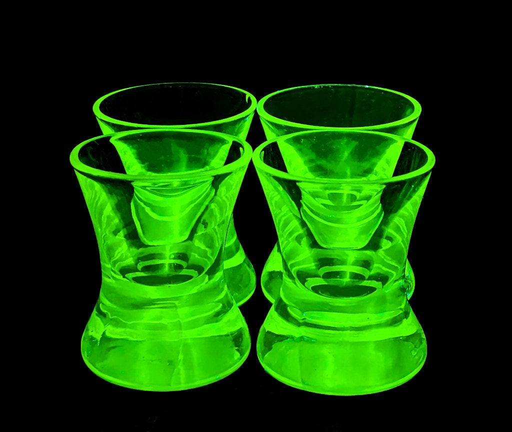 4x Shot glasses UV Reactive 6x4 cm, Enlèvement ou Envoi