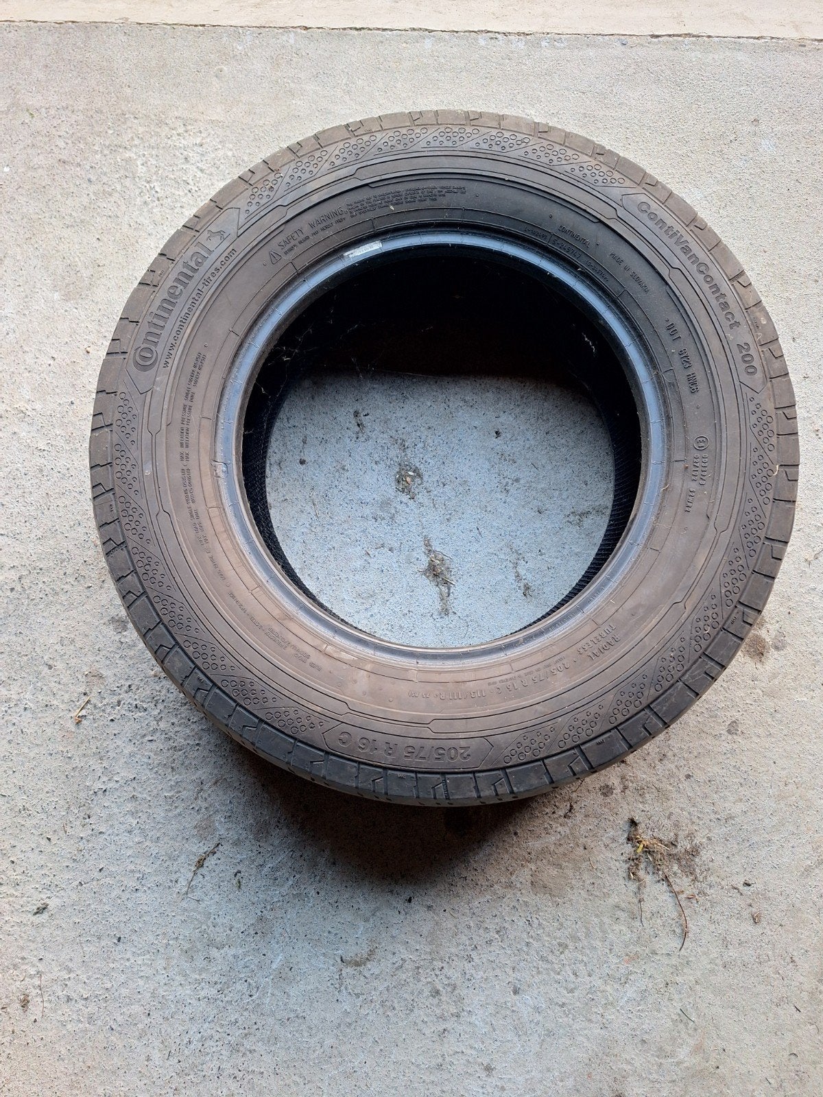 Pneu 205/75R16C 113/111R Continental ContivanContact 200, Autos : Pièces & Accessoires, Pneus & Jantes, Pneu(s), Pneus été, 16 pouces