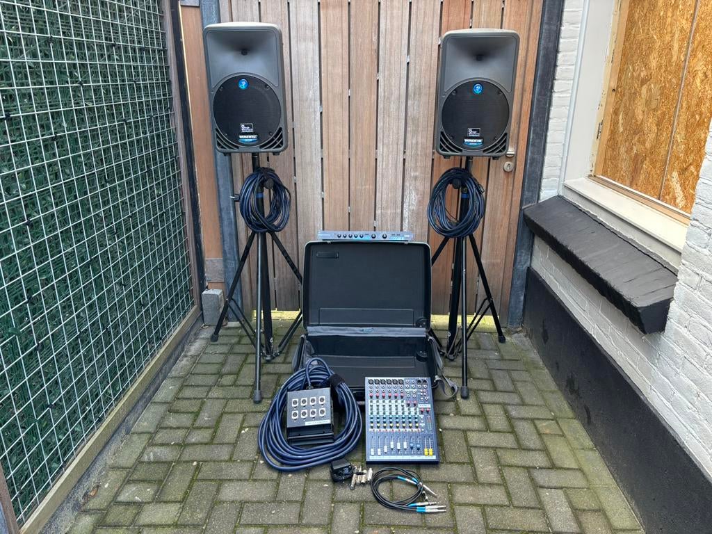 Table de mixage Soundcraft EPM-6, 2 x Mackie SRM 350, Musique & Instruments, Enlèvement, Moins de 500 watts, Sono