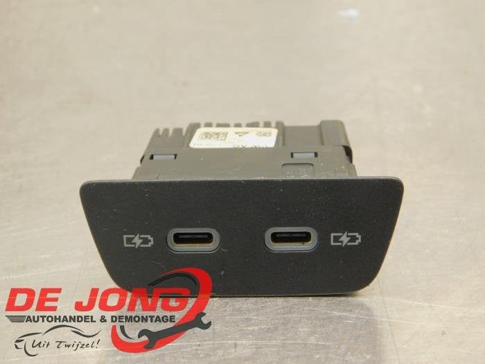 Connexion USB d'un Cupra Born, -, 3 mois de garantie, Utilisé, -