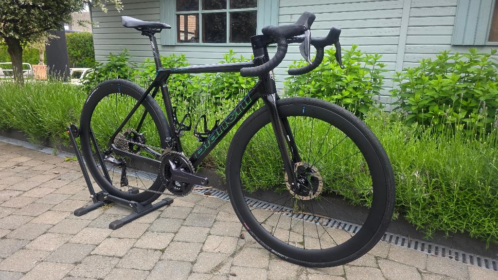 Roues Bianchi Specialissima Ultegra DI2 12 pièces + carbone, Vélos & Vélomoteurs, Vélos | Vélos de course, 53 à 57 cm, Enlèvement