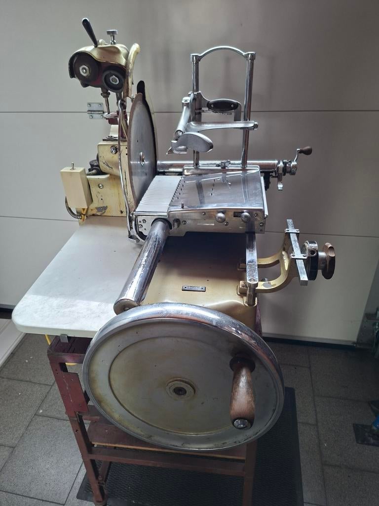 Berkel snijmachine, Enlèvement