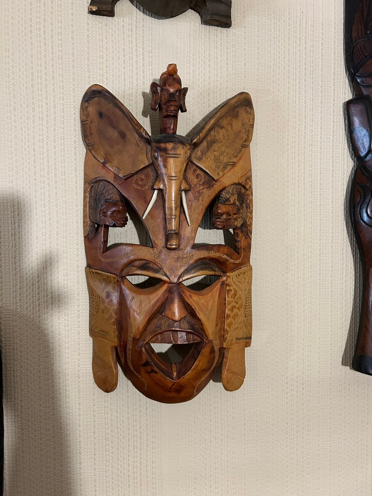 Afrikaans masker, Ophalen, Masker