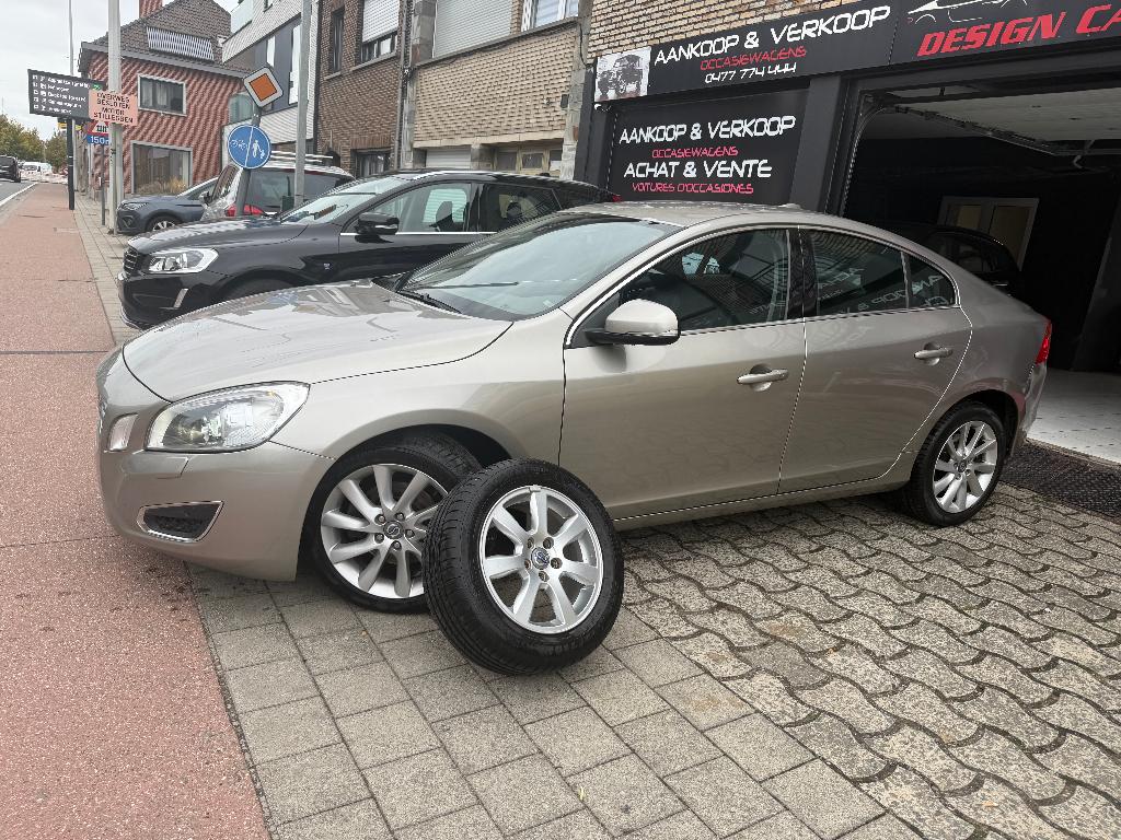 Volvo S60 2.0 D3 5 Cilinders Summum Xenon leer, Auto's, Volvo, Bedrijf, S60, ABS, Airbags, Bi-Xenon koplampen, Bluetooth, Boordcomputer