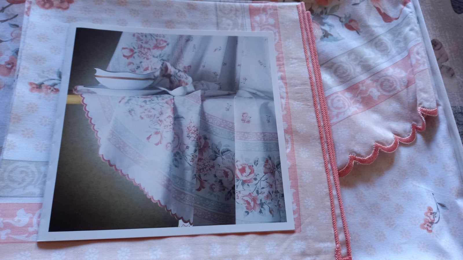 Nappe ronde, Neuf, Nappe, Coton, Enlèvement