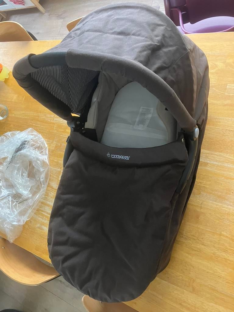 Draagmand reiswieg maxi cosi mura met adapters, Ophalen, Zo goed als nieuw