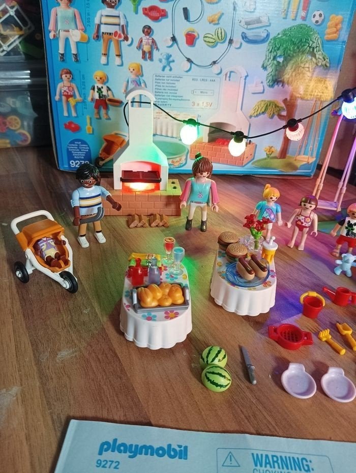 Playmobil City Life 9272 famille barbecue estival lumineux, Enlèvement ou Envoi, Comme neuf, Kit complet, City life