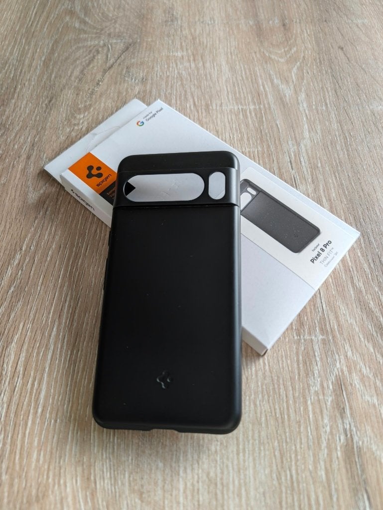Spigen Thin Fit Pixel 8 Pro case, Ophalen of Verzenden, Zo goed als nieuw, Hoesje of Tasje