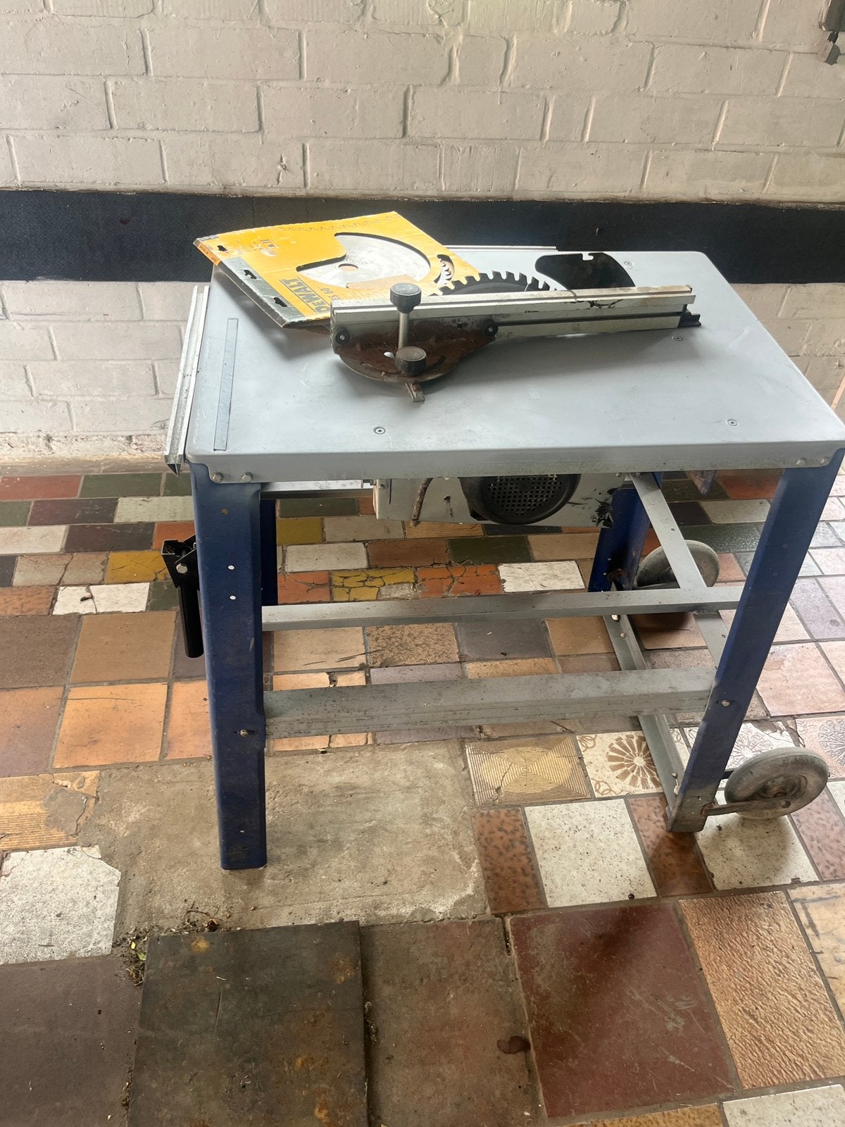 Houtzaagmachine METABO, Bricolage & Construction, Outillage | Scies mécaniques, Enlèvement, Utilisé