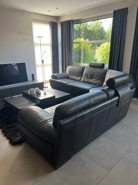 Tijdloze Natuzzi hoeksalon in bruin kwaliteitsleder, Huis en Inrichting, Ophalen, 250 tot 300 cm, Gebruikt, Hoekbank