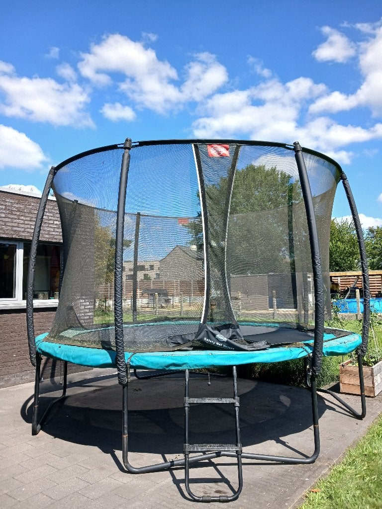 Trampoline berg, Enlèvement, Utilisé
