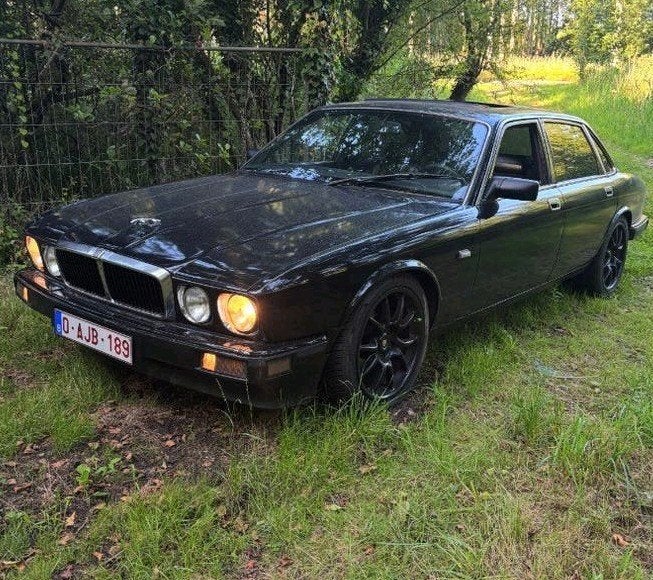 Jaguar XJ6 1989 oldtimer tripel black met sterrenhemel, Automaat, 4 deurs, Achterwielaandrijving, Zwart