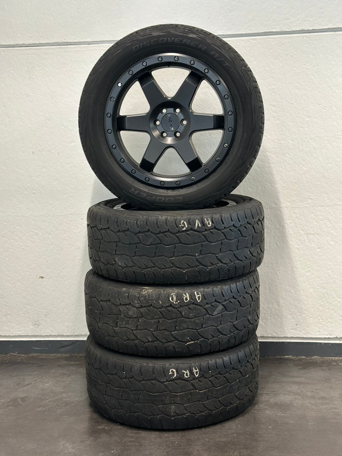 Jantes spécial avec pneus 4x4, Pneus et Jantes, 4 Saisons, Enlèvement ou Envoi, 285 mm