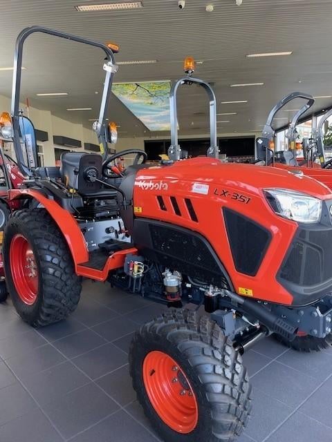 Kubota LX-351, Zakelijke goederen, Ophalen