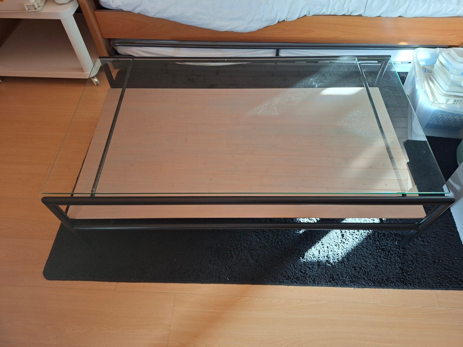 salontafel met glazen bovenblad en houten tussenblad, Neuf, 100 à 150 cm, Enlèvement, 50 à 100 cm