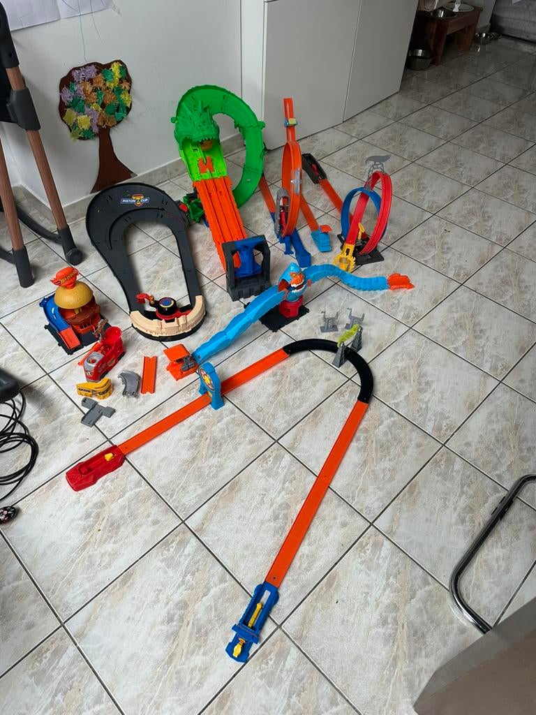 Hotwheels & Cars racebanen, Kinderen en Baby's, Speelgoed | Racebanen, Ophalen, Zo goed als nieuw