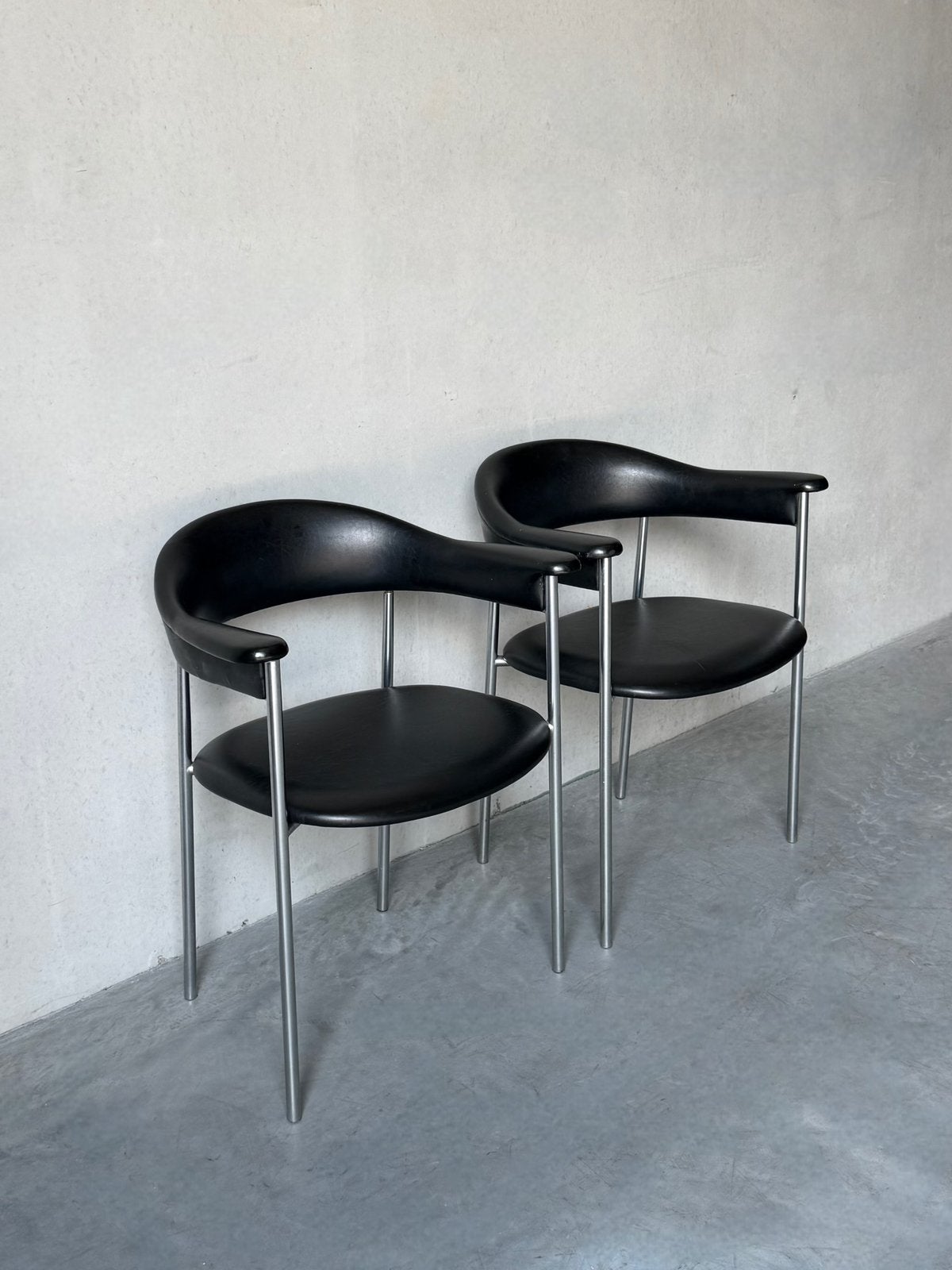 Vintage Mid century fauteuils, metalen frame & skai leer, Huis en Inrichting, Fauteuils, Ophalen, Zo goed als nieuw, Leer