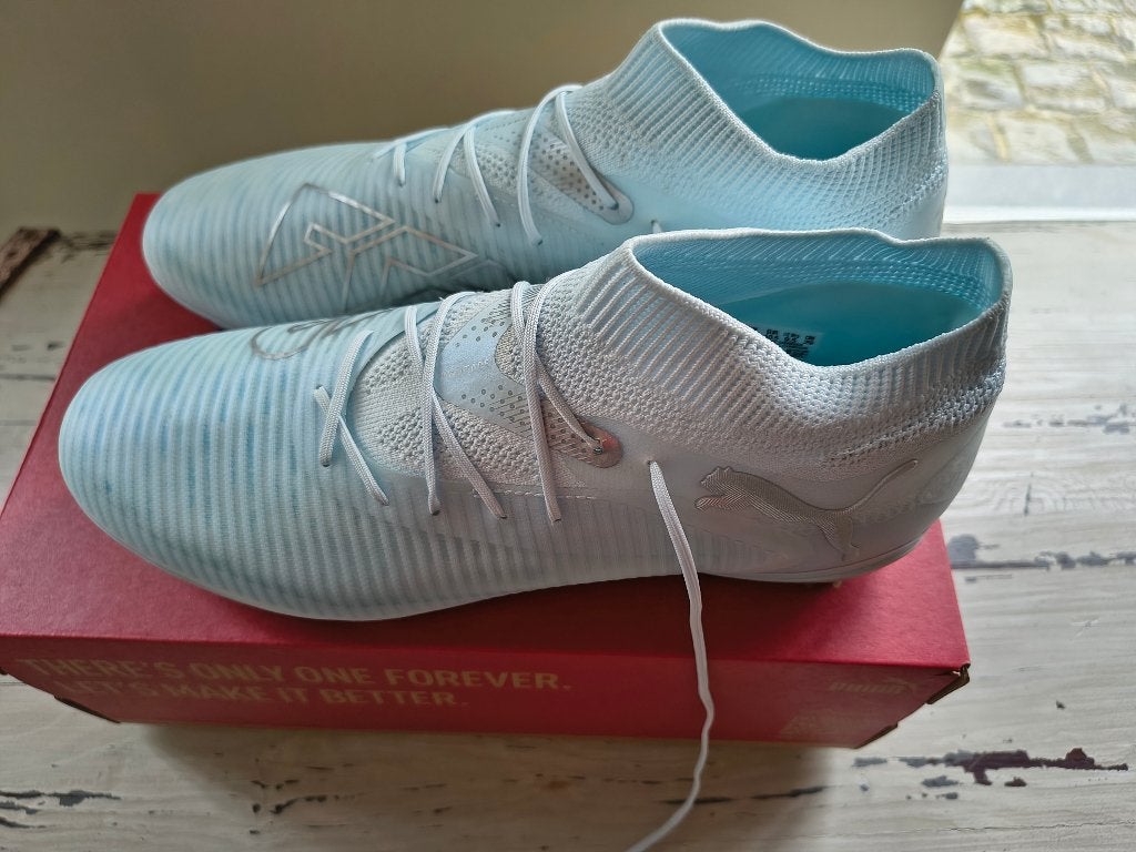 nieuwe voetbalschoenen Puma Future maat 40,5, Sport en Fitness, Voetbal, Ophalen of Verzenden, Nieuw, Schoenen
