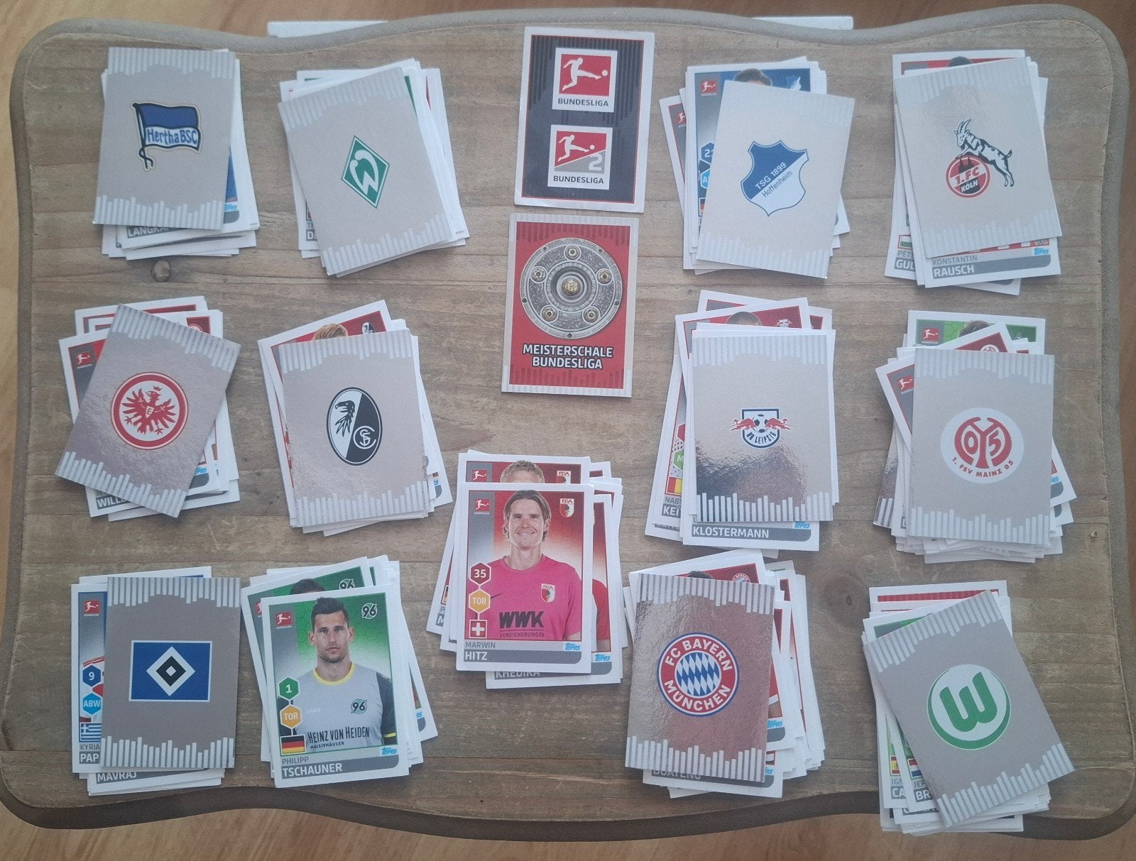 Panini 216 images différentes football bundesliga 2017, Enlèvement ou Envoi, Plusieurs images
