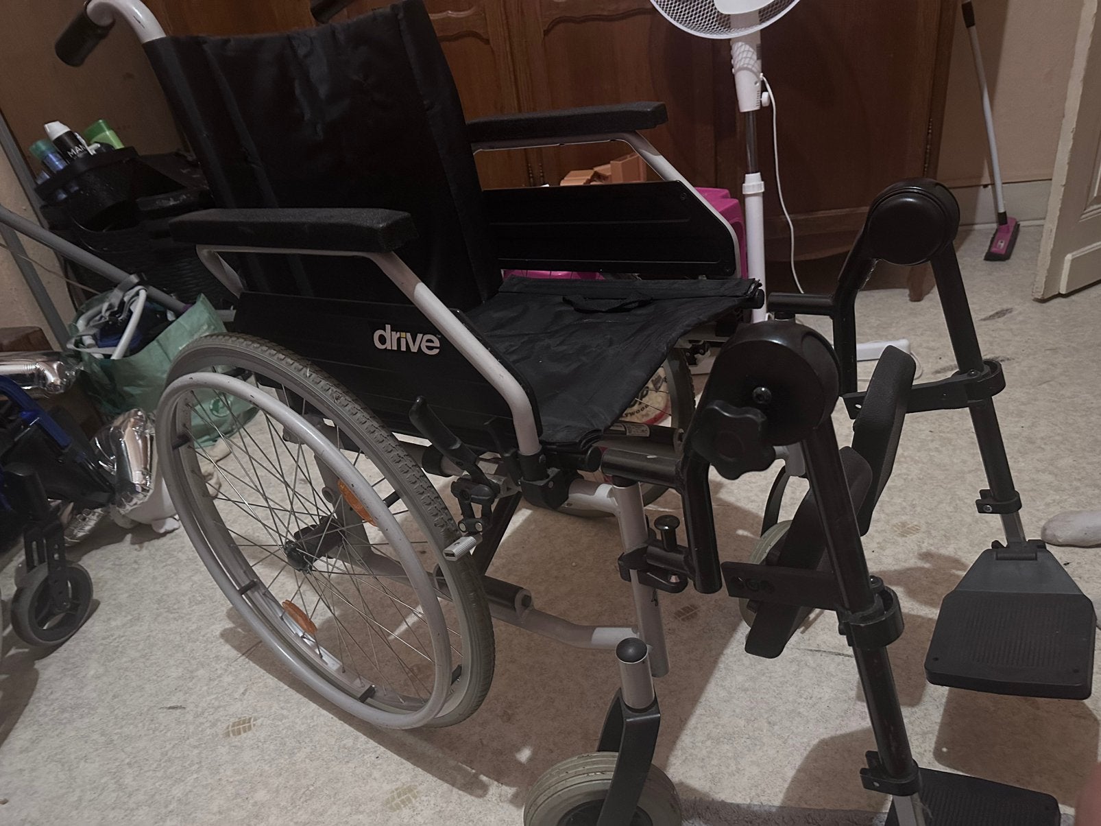 A vendre chaise roulante, Diversen, Rolstoelen, Ophalen, Zo goed als nieuw