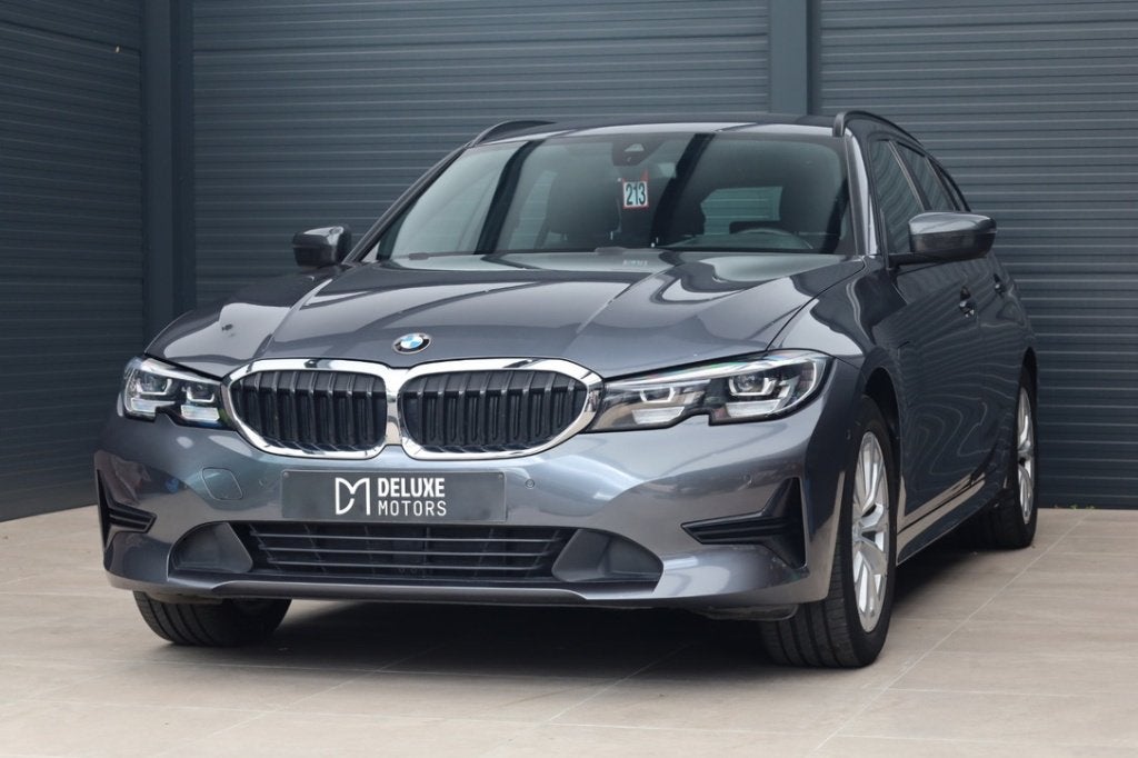 BMW 320 eA Touring Navi Leder H&K Memory Head Up Camera, Auto's, Automaat, 1998 cc, Achterwielaandrijving, 4 cilinders