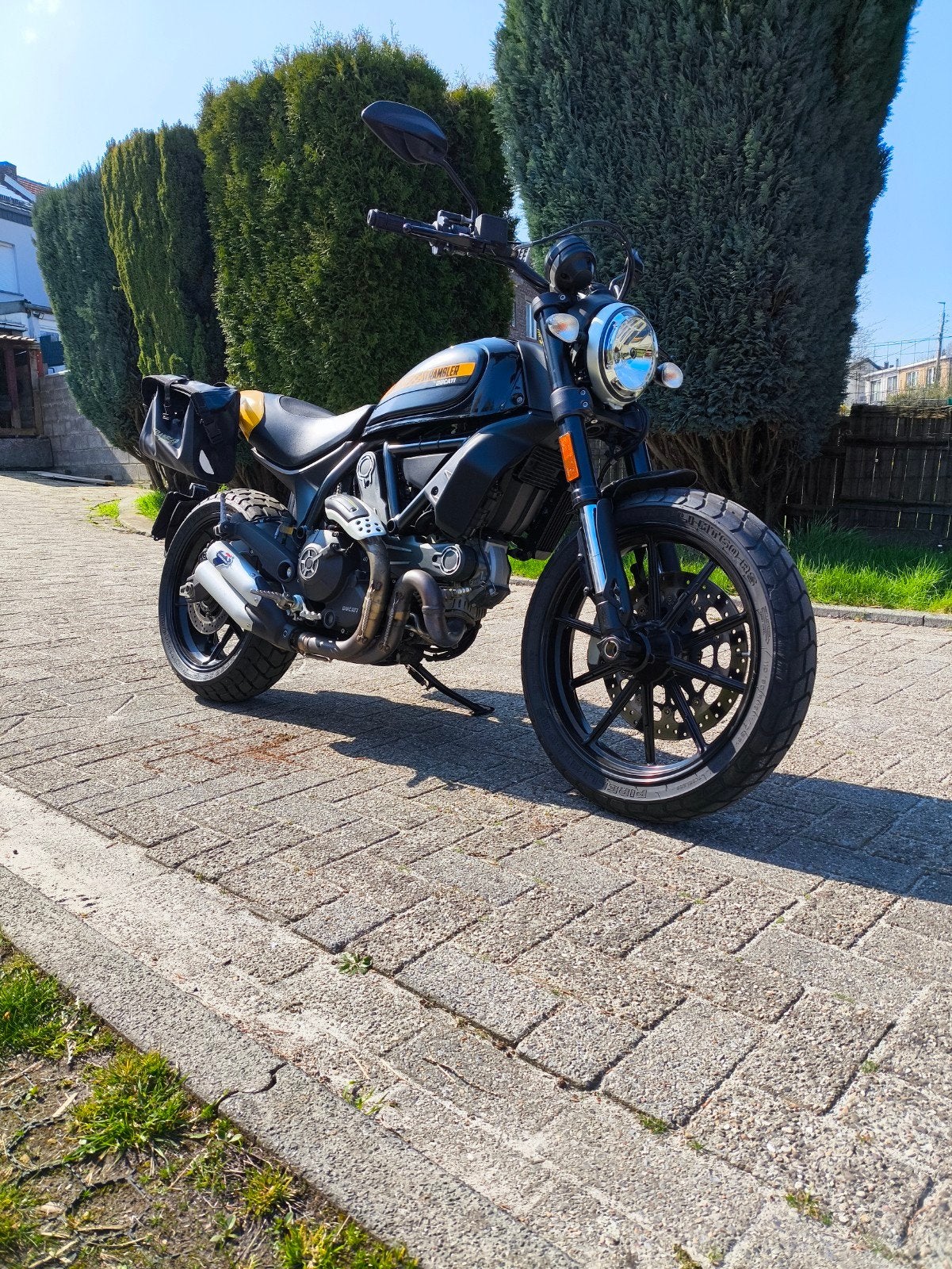 Ducati scrambler 800Ccm, Ophalen
