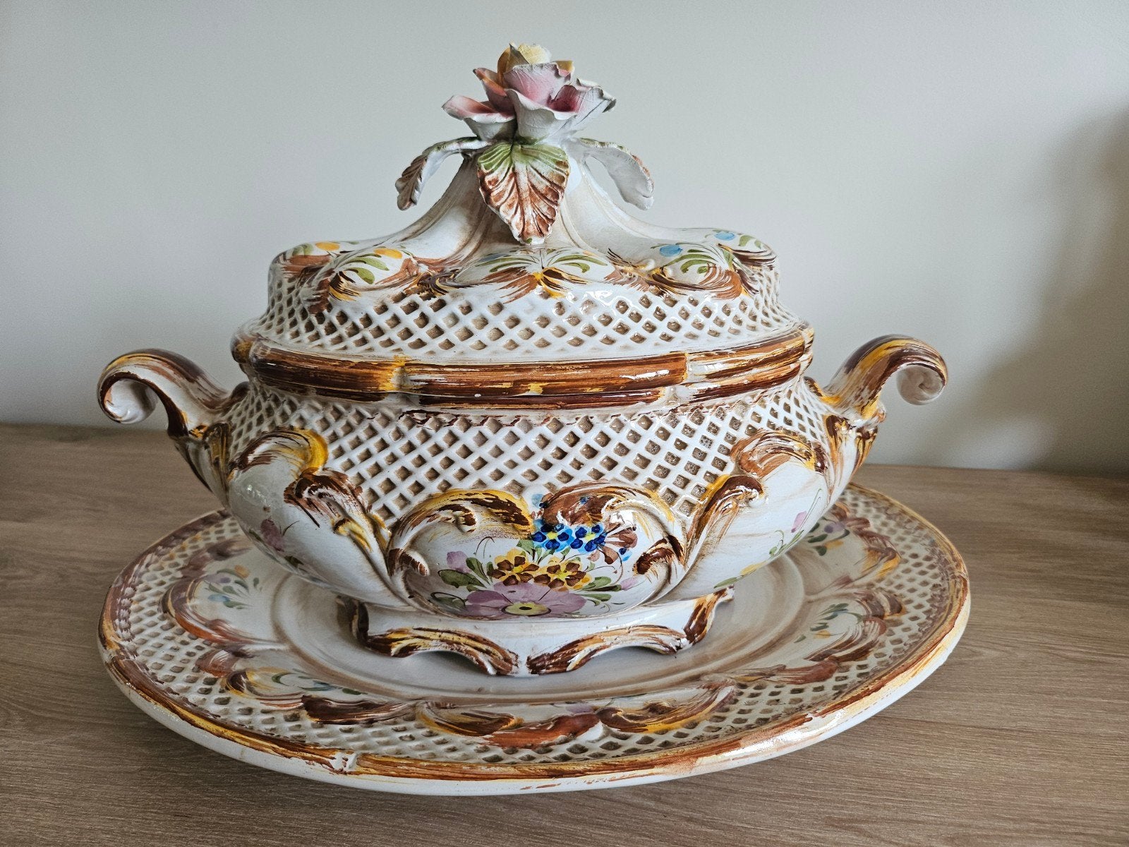 Terrinr décoratif... numéroté. OFFRE, Enlèvement, Comme neuf, Pierre/céramique, Casserole, Bidon ou Boîte