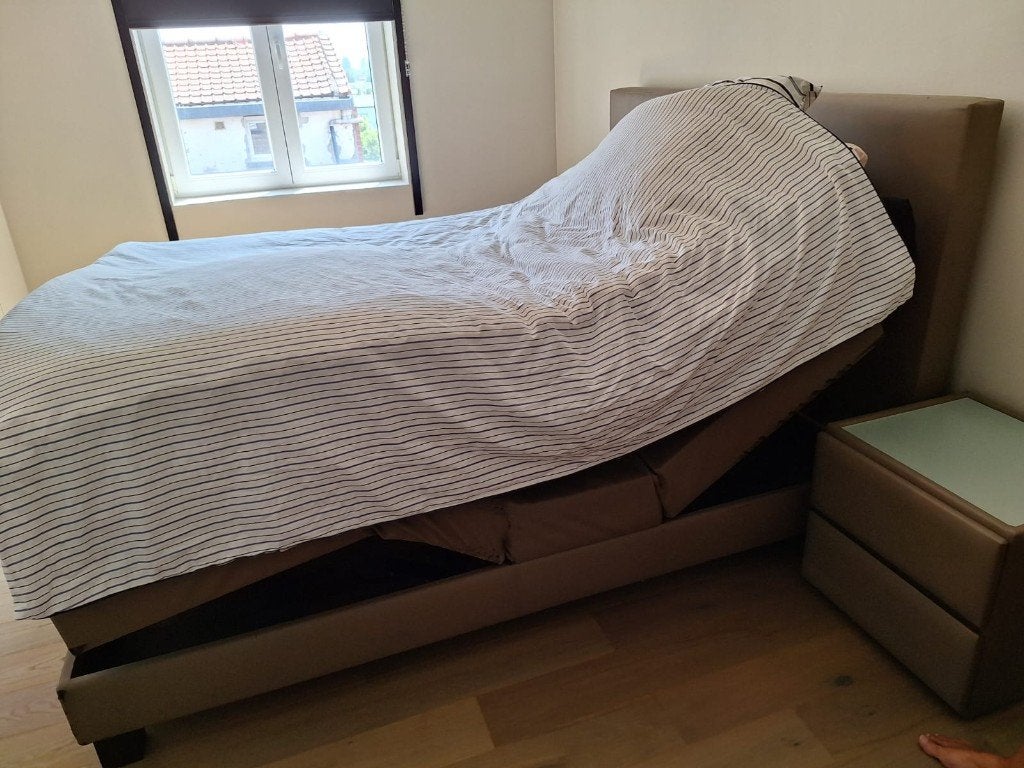 Electrische boxspring met nachttafels - gratis af te halen, Huis en Inrichting, Slaapkamer | Boxsprings, Gebruikt, 180 cm, 210 cm
