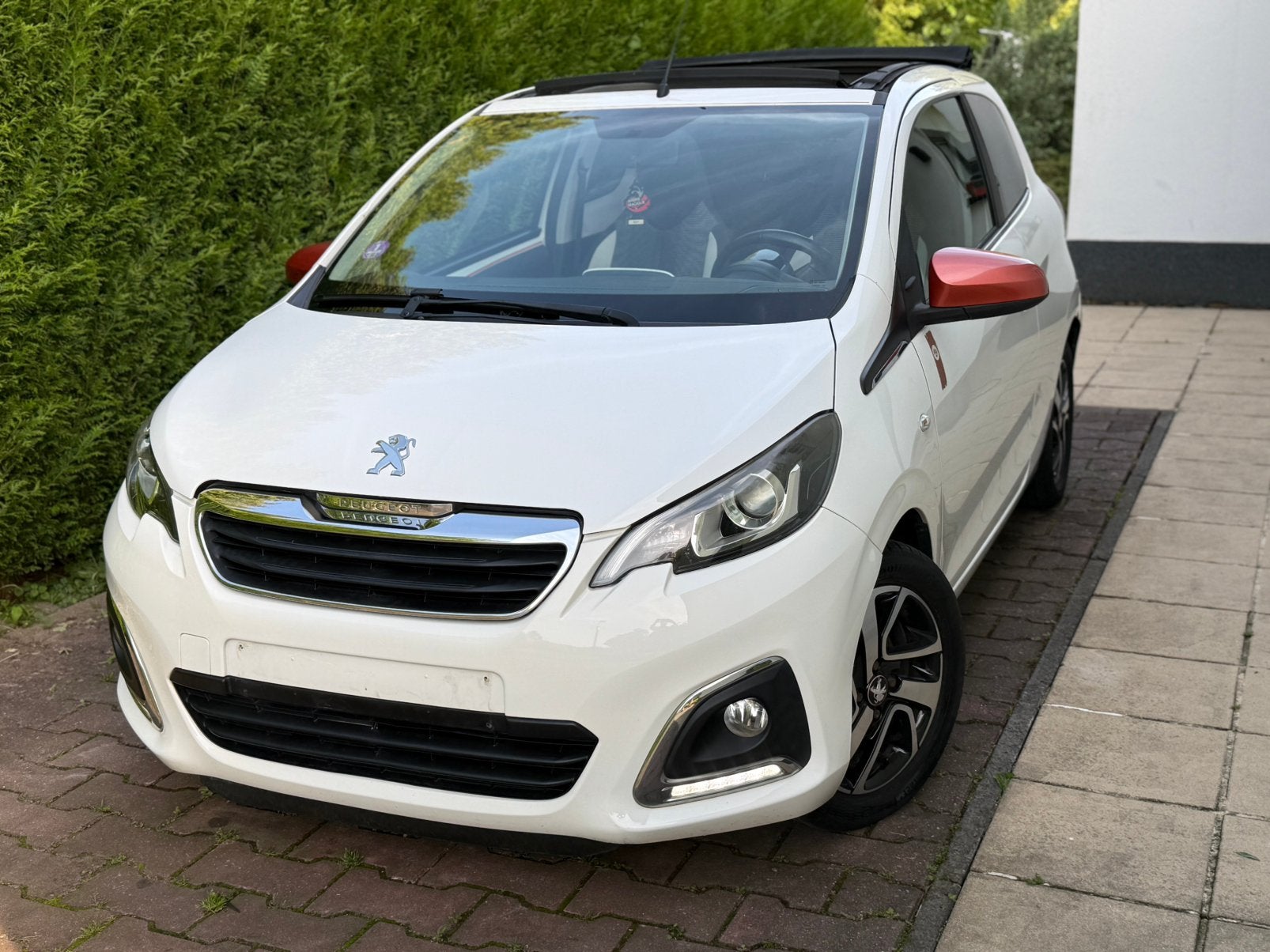 Peugeot 108 cabriolet Roland-Garros-editie, Auto's, Peugeot, Euro 5, Cabriolet, Particulier, Te koop
