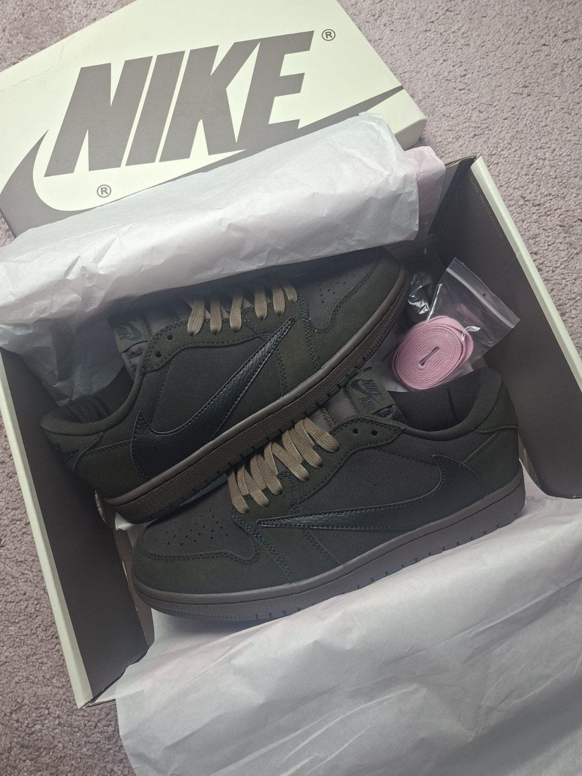 Travis Scott - Velvet 36,5/37,5/38/39, Enlèvement