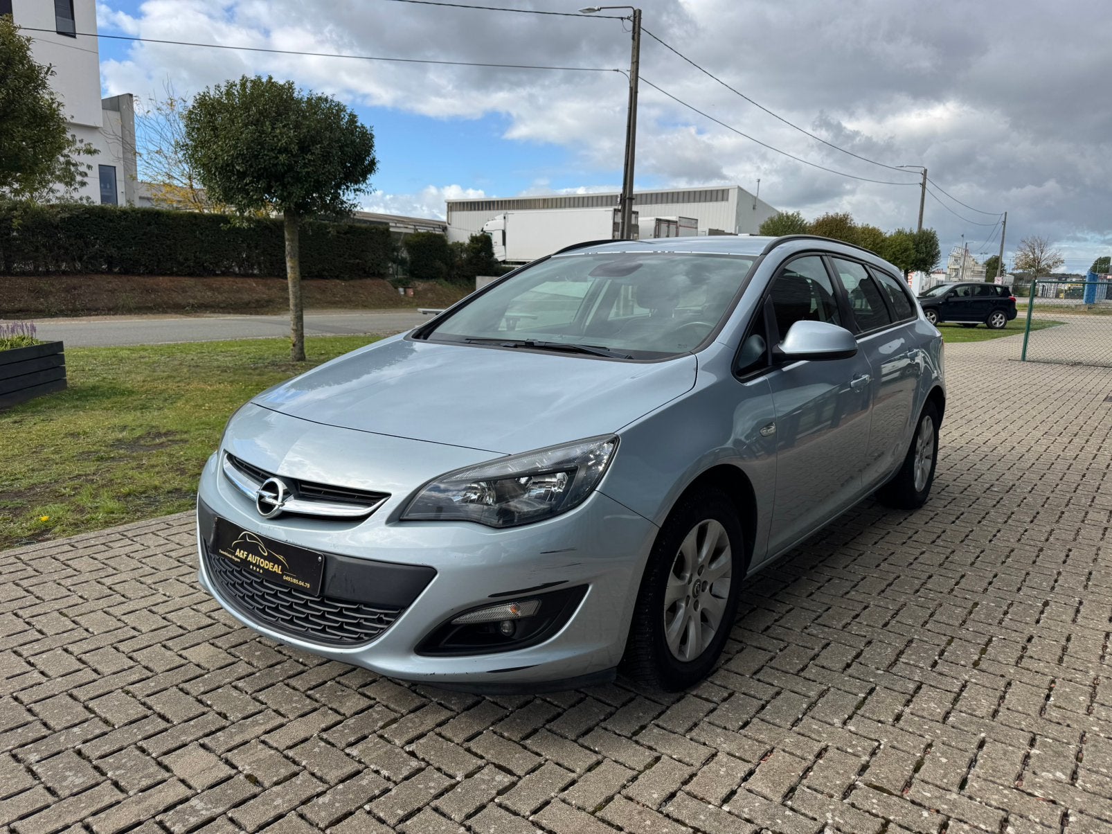 Opel Astra 1.6 Diesel 2015 232.000 KM Navi Airco euro 6B, Autos, Argent ou Gris, Achat, Euro 6, Boîte manuelle