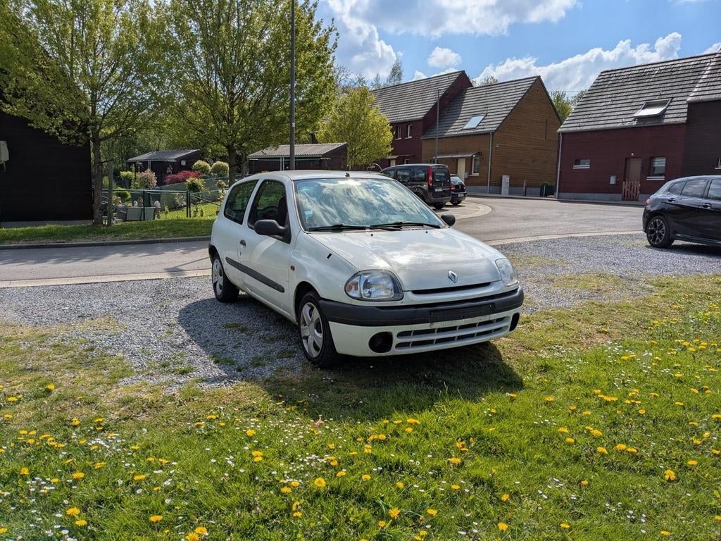 Capots moteur RENAULT CLIO 2 PHASE 1 // 5060 AUVELAIS, Renault, Enlèvement, Utilisé, Capot moteur