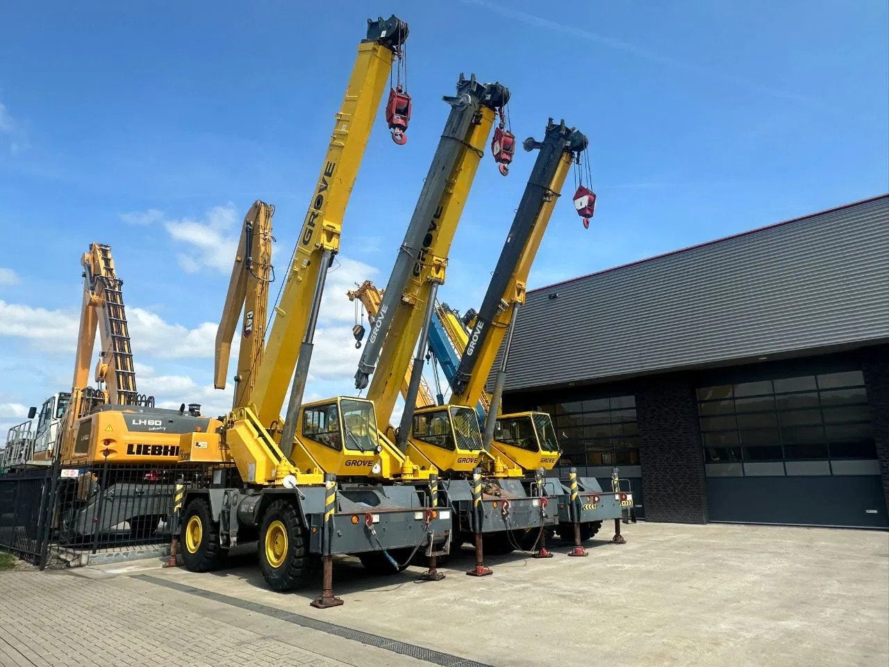 Grove RT 530E ROUGH TERRAIN CRANE (bj 2006), Articles professionnels, Machines & Construction | Grues & Excavatrices, Grue